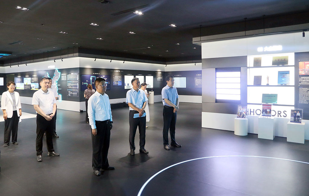 省科技廳廳長-展廳.jpg